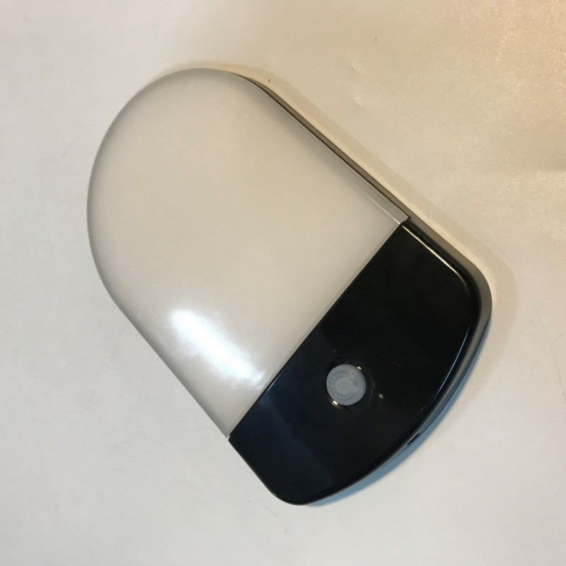 Bagaimana memilih lampu kereta kafilah terbaik untuk kenderaan anda?