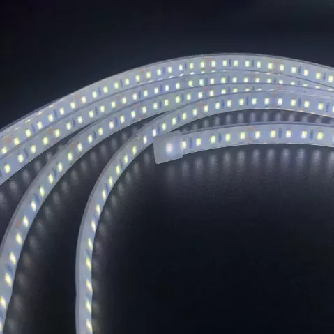 Bagaimana Anda Memilih Lampu Jalur LED Luar 12V Terbaik untuk Projek Anda